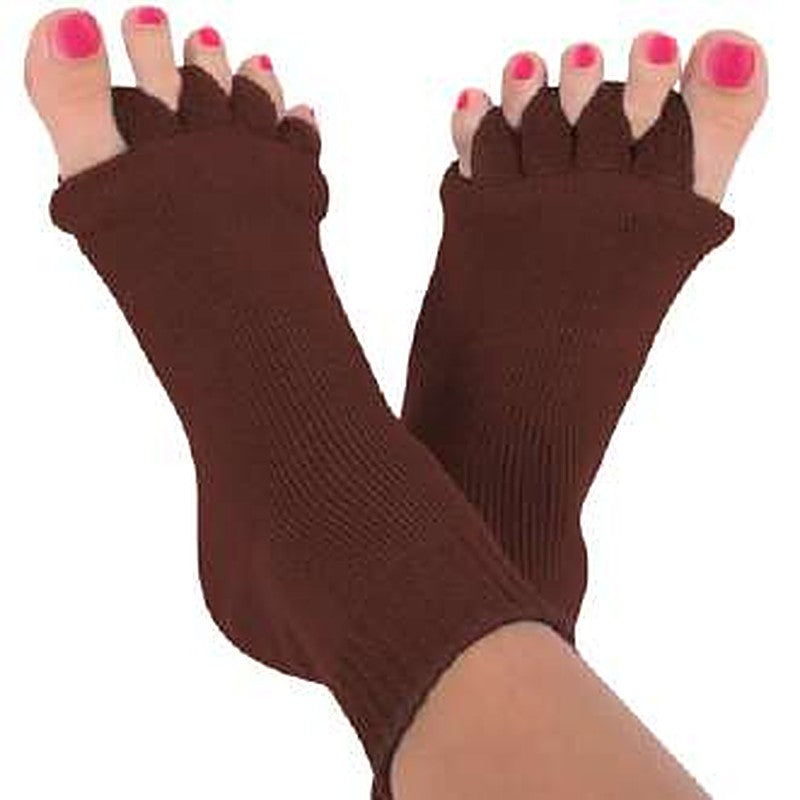 Nuziva ToeRelax foot alignment socks in Brown