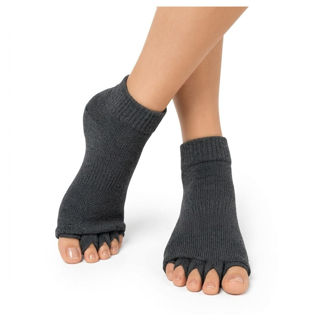 Nuziva ToeRelax foot alignment socks in Dark Grey